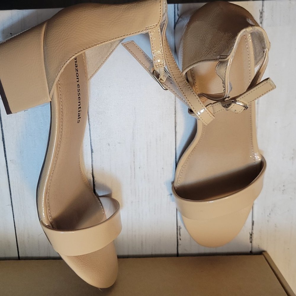New Amazon essentials shoes size 11